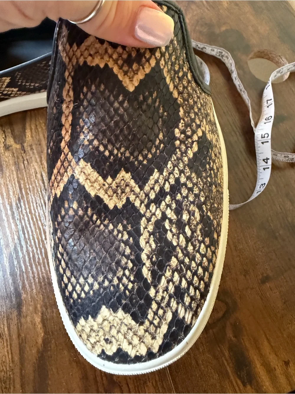 Vince Women’s Size 9.5 Snakeskin Print Leather Slip-On Sneakers Black Tan
